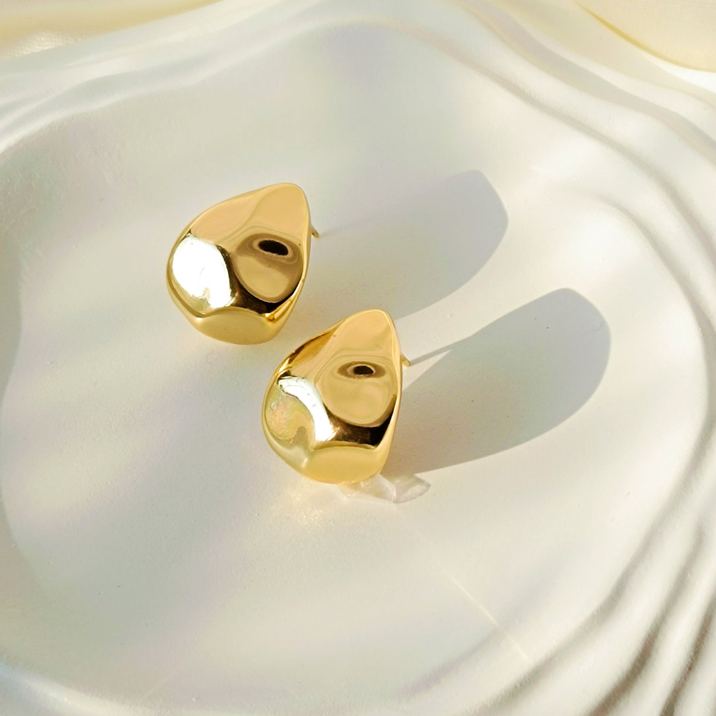 Molten Drop Studs Earrings