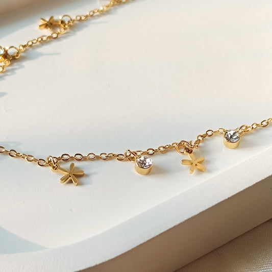 Glimmer Star Chain Necklace