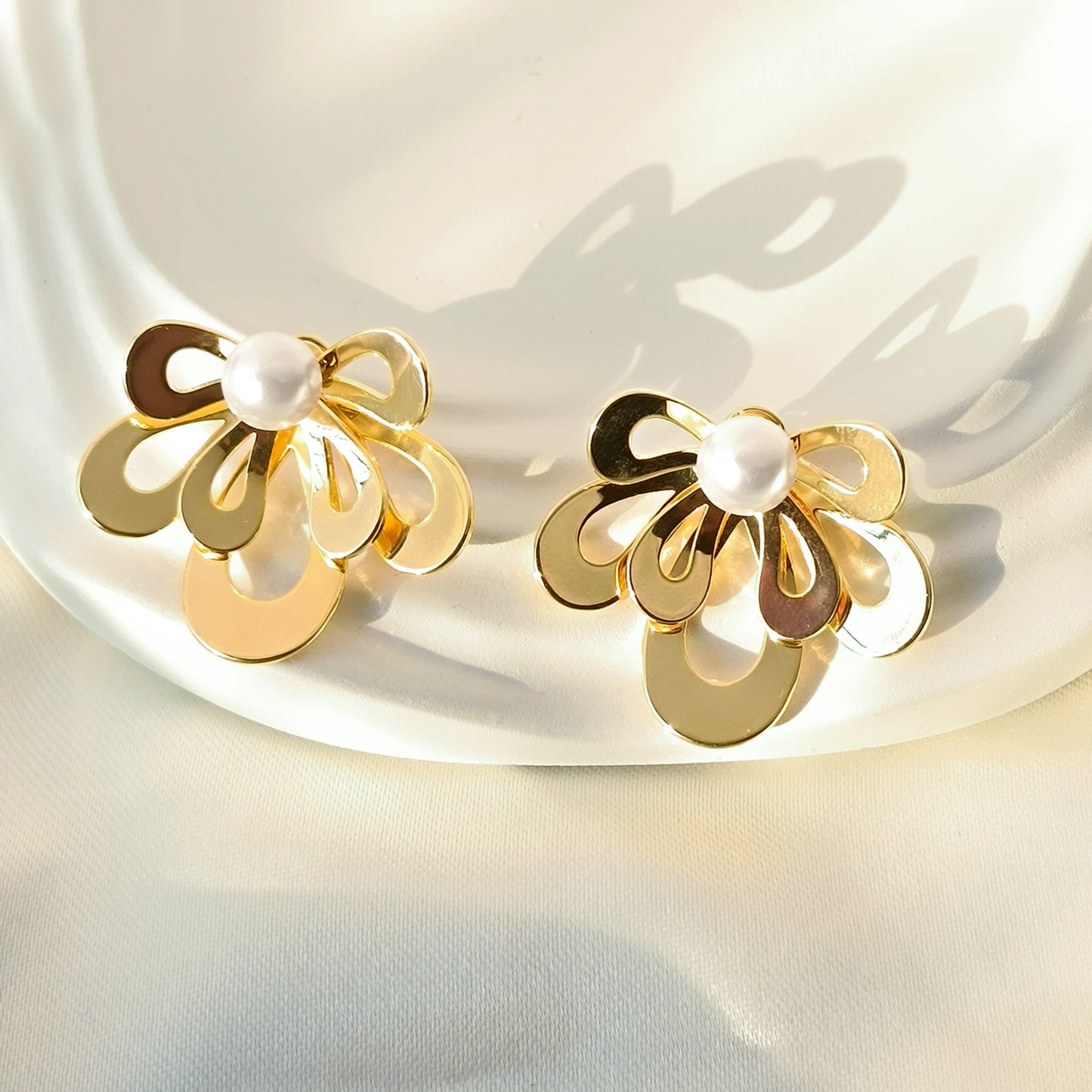 Pearl Ribbon Earrings