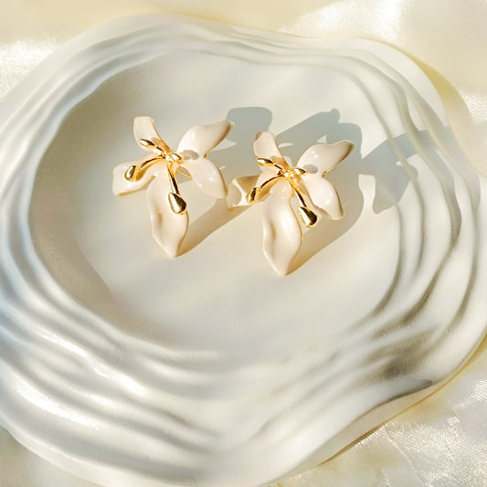 Ivory Bloom Studs Earrings