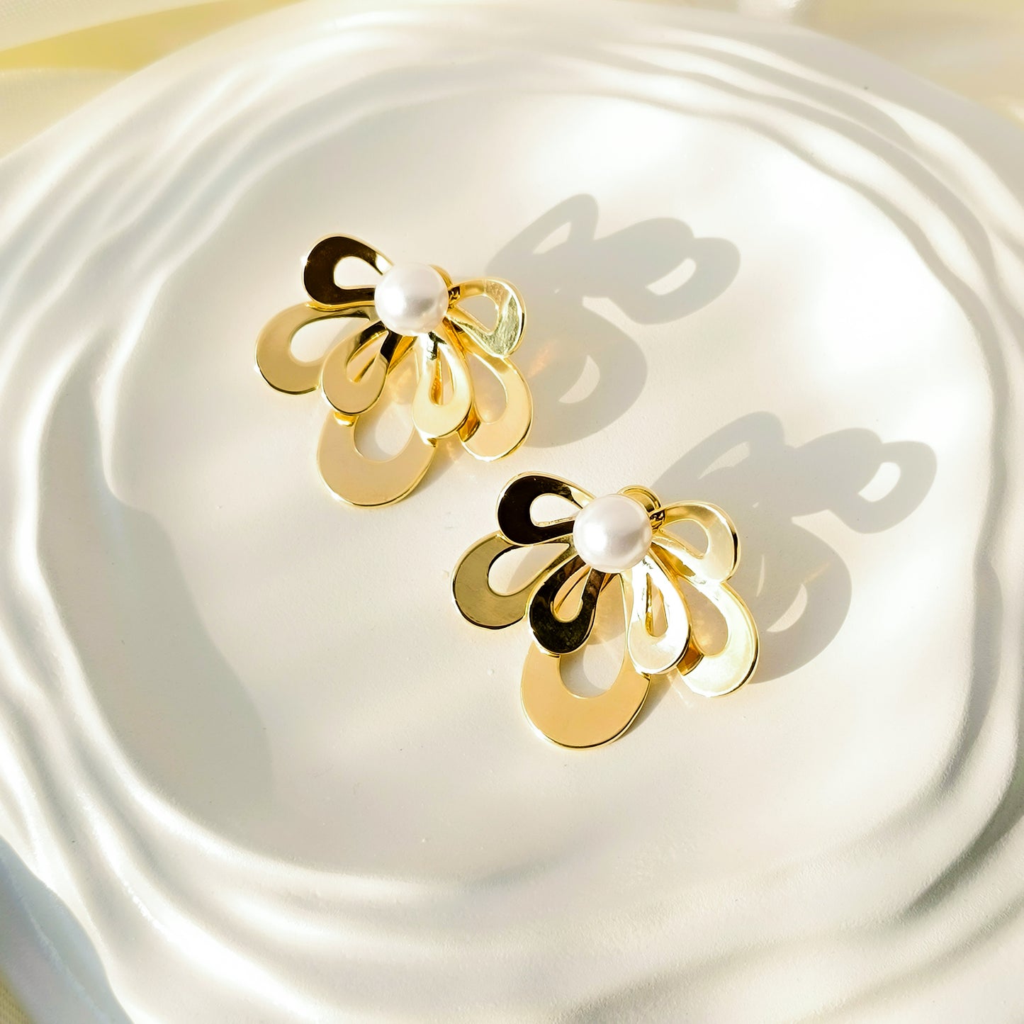 Pearl Ribbon Earrings